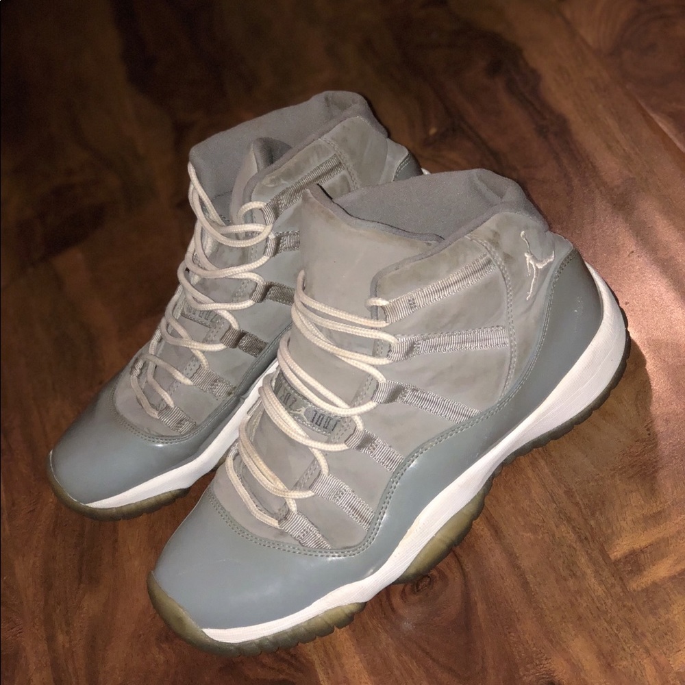 Cool Grey Jordan 11 (2010) 7Y
